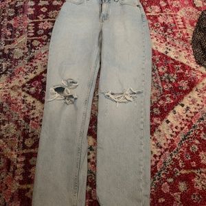 Light washed ripped jeans